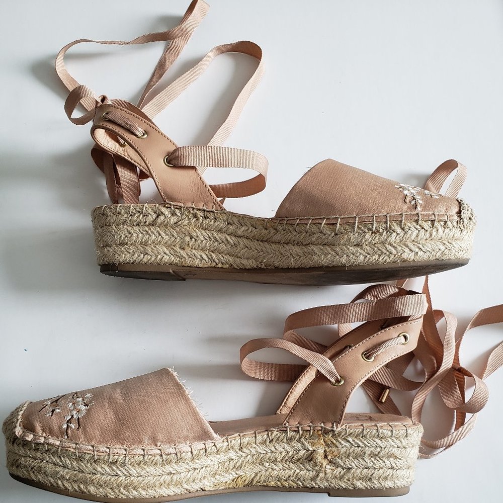 Espadrilles - Picture 2 of 3